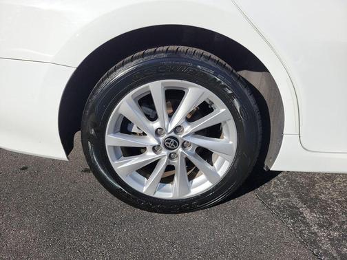 Ice Cap 2024 Toyota Camry LE