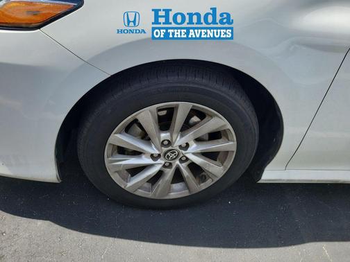 Ice 2024 Toyota Camry LE