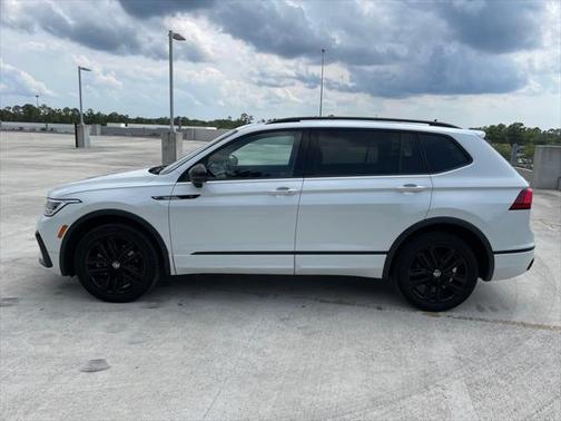 2022 Volkswagen Tiguan 2.0T SE R-Line Black 4MOTION