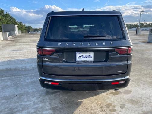 2022 Jeep Wagoneer Series II 4x2