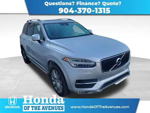 2016 Volvo XC90 T6 Momentum