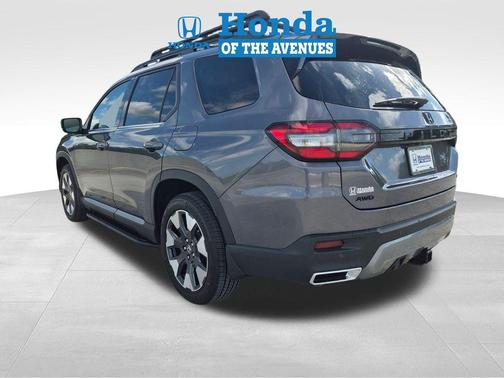 Modern Steel Metallic 2026 Honda Pilot Elite