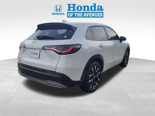 Platinum White Pearl 2027 Honda HR-V EX-L