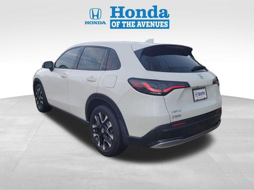 Platinum White Pearl 2027 Honda HR-V EX-L
