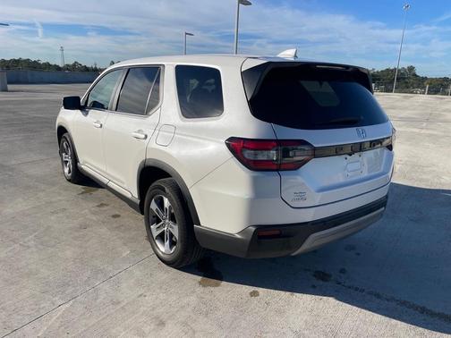 2024 Honda Pilot EX-L 7 Passenger