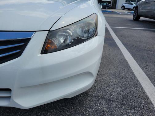 White Orchid Pearl 2012 Honda Accord SE