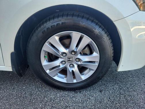 White Orchid Pearl 2012 Honda Accord SE