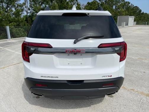 2023 GMC Acadia AWD AT4