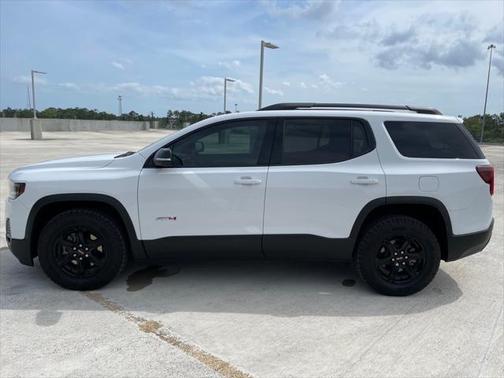2023 GMC Acadia AWD AT4
