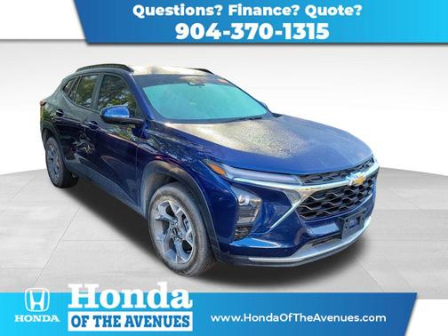 Blue Glow Metallic 2024 Chevrolet Trax LT