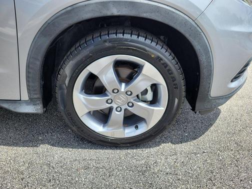 Lunar Silver Metallic 2019 Honda HR-V LX
