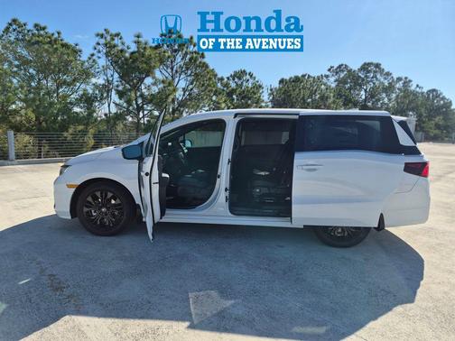 Platinum White Pearl 2026 Honda Odyssey Sport-L