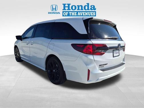 Platinum White Pearl 2026 Honda Odyssey Sport-L