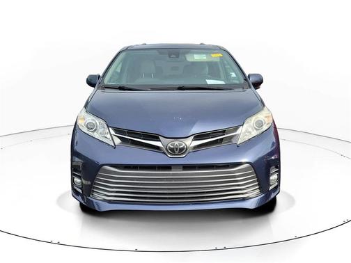 2019 Toyota Sienna XLE