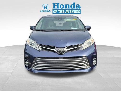2019 Toyota Sienna XLE