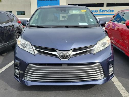 2019 Toyota Sienna XLE