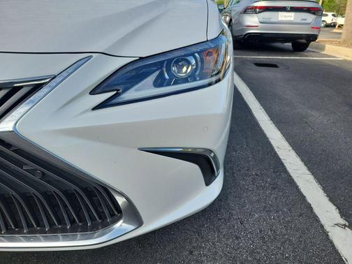 White Pearl 2021 Lexus ES 350 Base