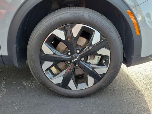 Wolf Gray 2023 Kia Sportage X-Line