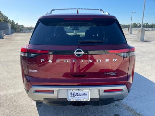 2022 Nissan Pathfinder Platinum 4WD