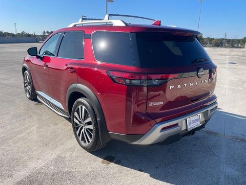 2022 Nissan Pathfinder Platinum 4WD