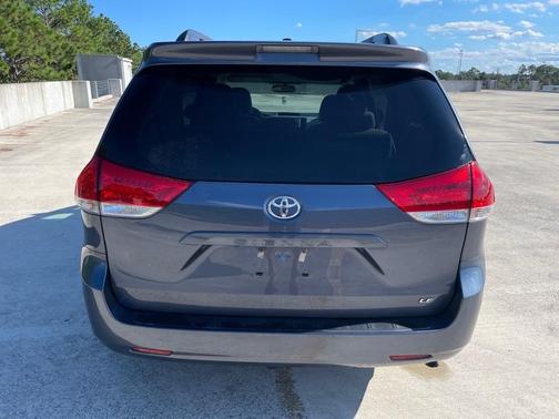 2014 Toyota Sienna SE