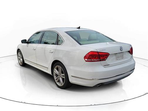 2013 Volkswagen Passat 2.0 TDI SEL Premium