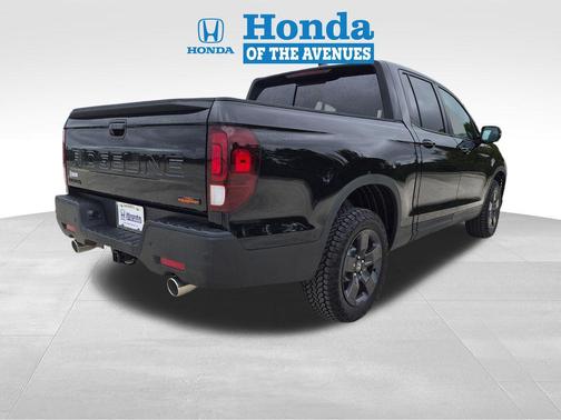 Crystal Black Pearl 2026 Honda Ridgeline TrailSport