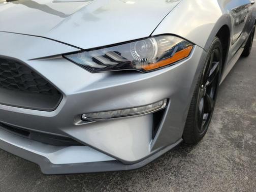 2022 Ford Mustang EcoBoost