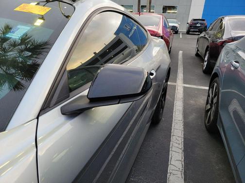 2022 Ford Mustang EcoBoost