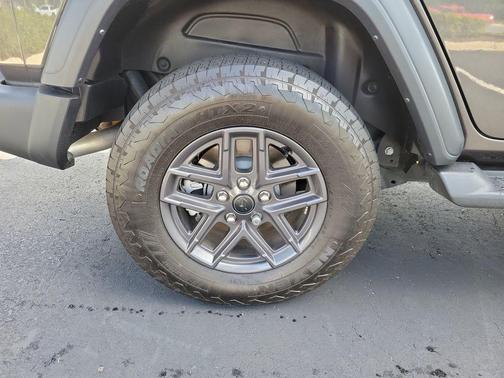 Granite Crystal Metallic Clearcoat 2024 Jeep Wrangler Sport S