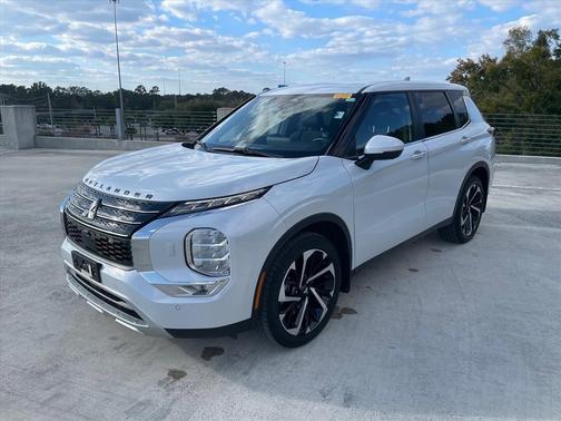 2022 Mitsubishi Outlander SE