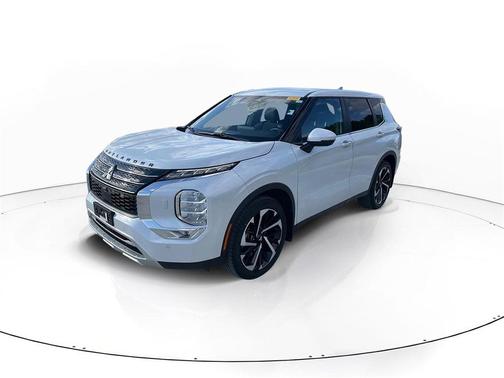 2022 Mitsubishi Outlander SE