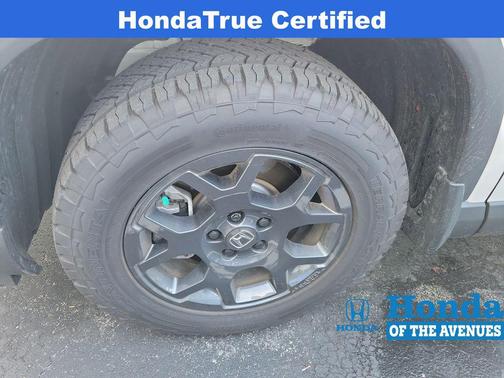 Platinum White Pearl 2025 Honda Pilot TrailSport