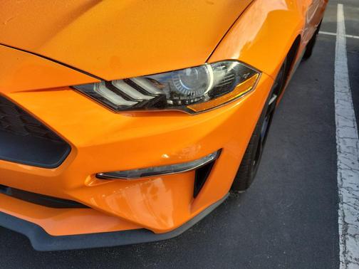 2021 Ford Mustang EcoBoost