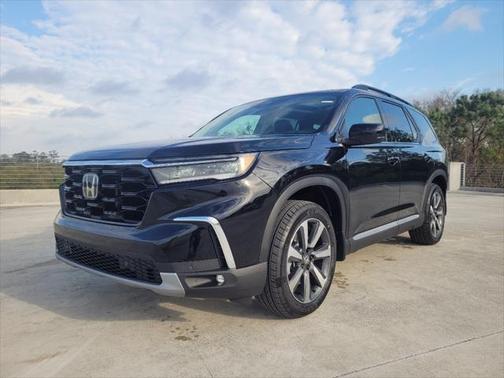 2025 Honda Pilot Touring 8-Passenger