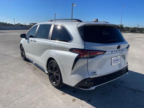 2023 Toyota Sienna XSE 7 Passenger