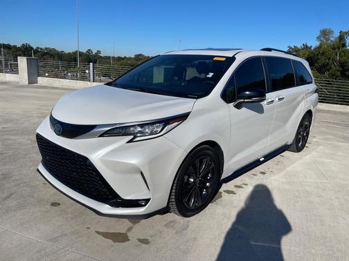 2023 Toyota Sienna XSE 7 Passenger