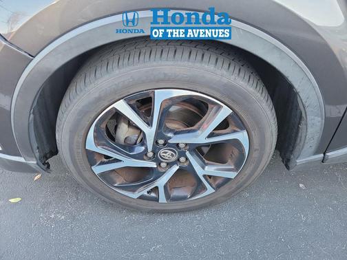 2018 Toyota C-HR XLE Premium