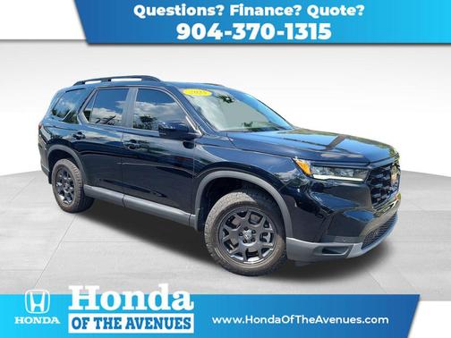 Crystal Black Pearl 2025 Honda Pilot TrailSport