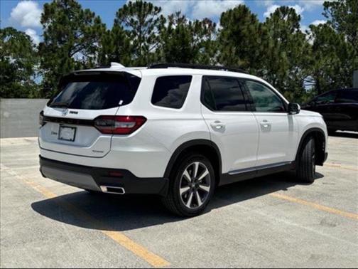 2025 Honda Pilot Touring 8-Passenger