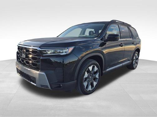 Crystal Black Pearl 2026 Honda Pilot Touring 8-Passenger