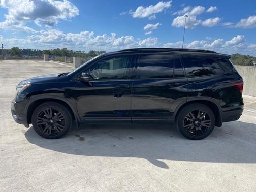 2022 Honda Pilot AWD Black Edition