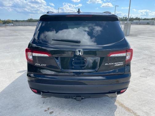 2022 Honda Pilot AWD Black Edition