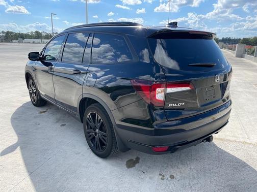 2022 Honda Pilot AWD Black Edition