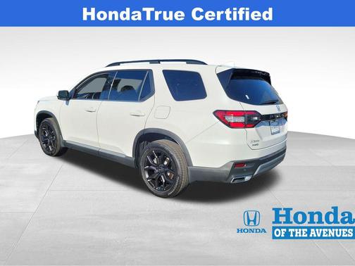 2025 Honda Pilot Touring 8-Passenger