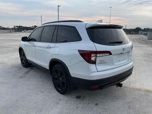 2022 Honda Pilot AWD Black Edition
