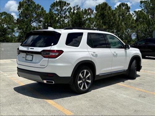 2025 Honda Pilot Touring 8-Passenger