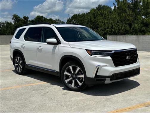 2025 Honda Pilot Touring 8-Passenger