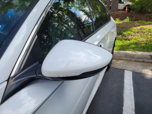 Platinum White Pearl 2021 Honda Accord EX-L 1.5T