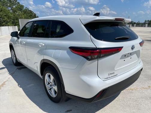 2023 Toyota Highlander Hybrid LE